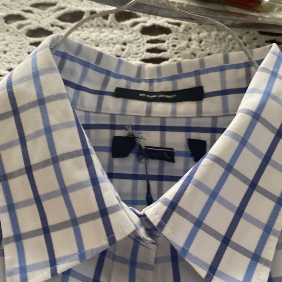 No name plaid collared shirt - Picture 2 of 2